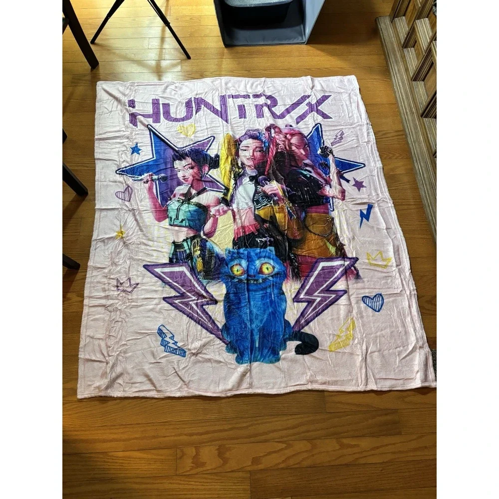 KPop Demon Hunters HUNTR/X Pink Plush Fleece Throw Blanket Approx. 48 x 56[J]